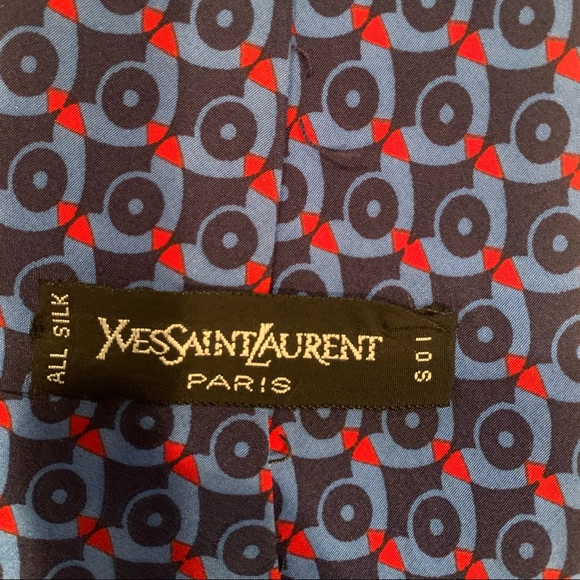 Yves Saint Laurent Paris Wide Tie 
Excellent Pre-Owned Condition - Picture 7 of 8